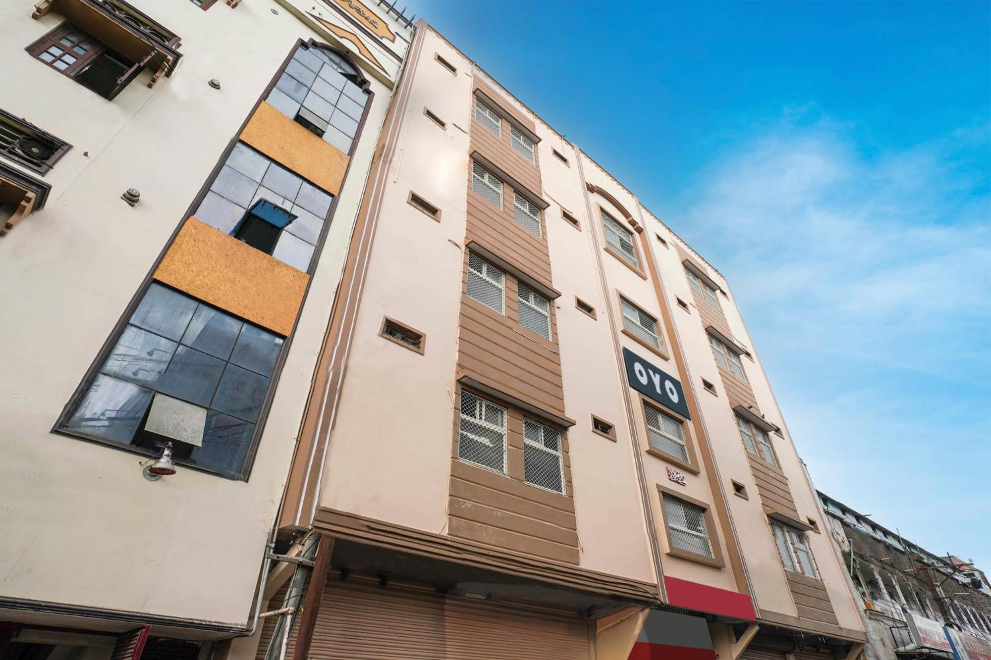 Hotel O Aroma Classic Near Nampally Main Railway Station Hyderabad Exteriör bild