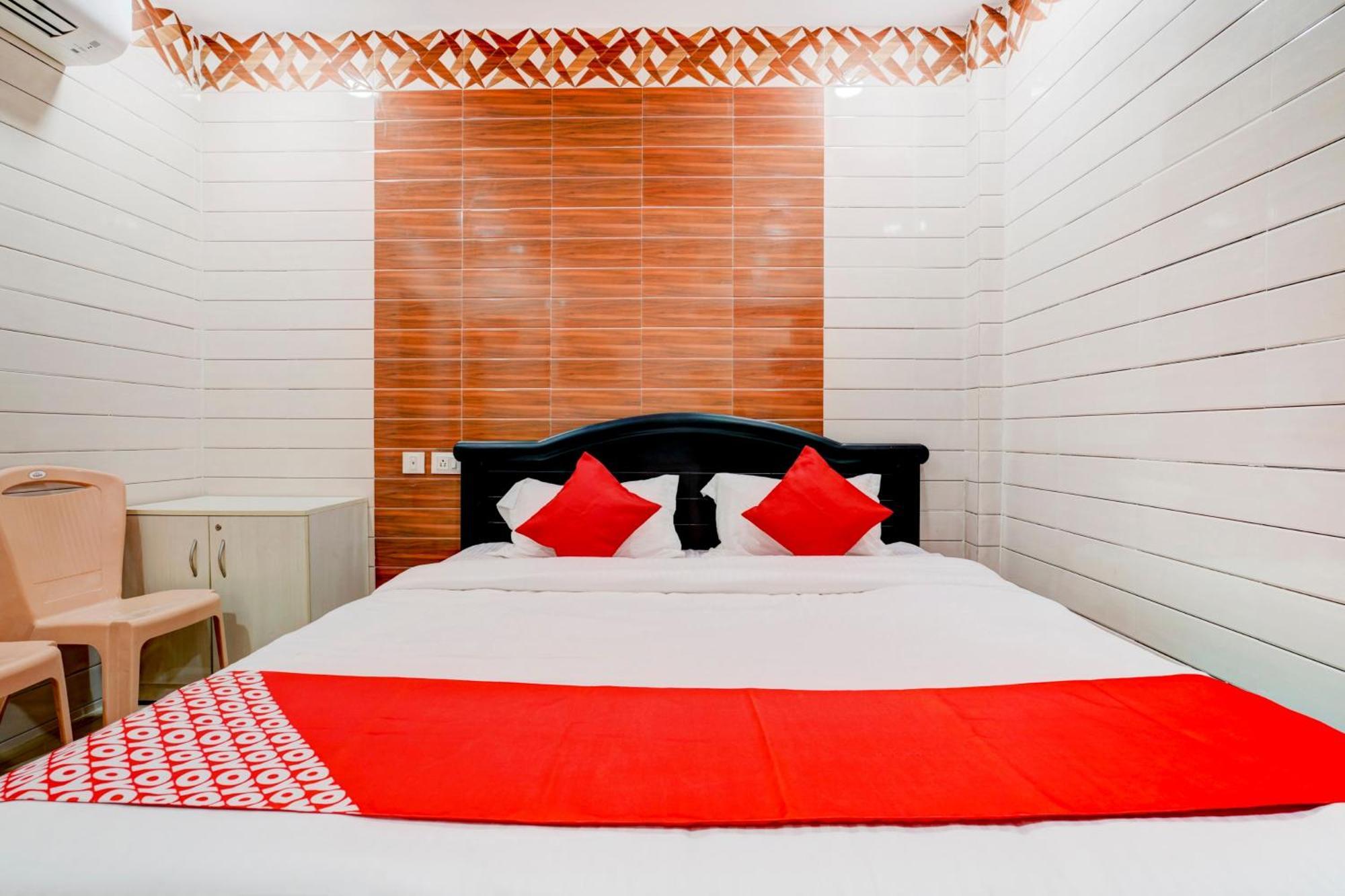 Hotel O Aroma Classic Near Nampally Main Railway Station Hyderabad Exteriör bild