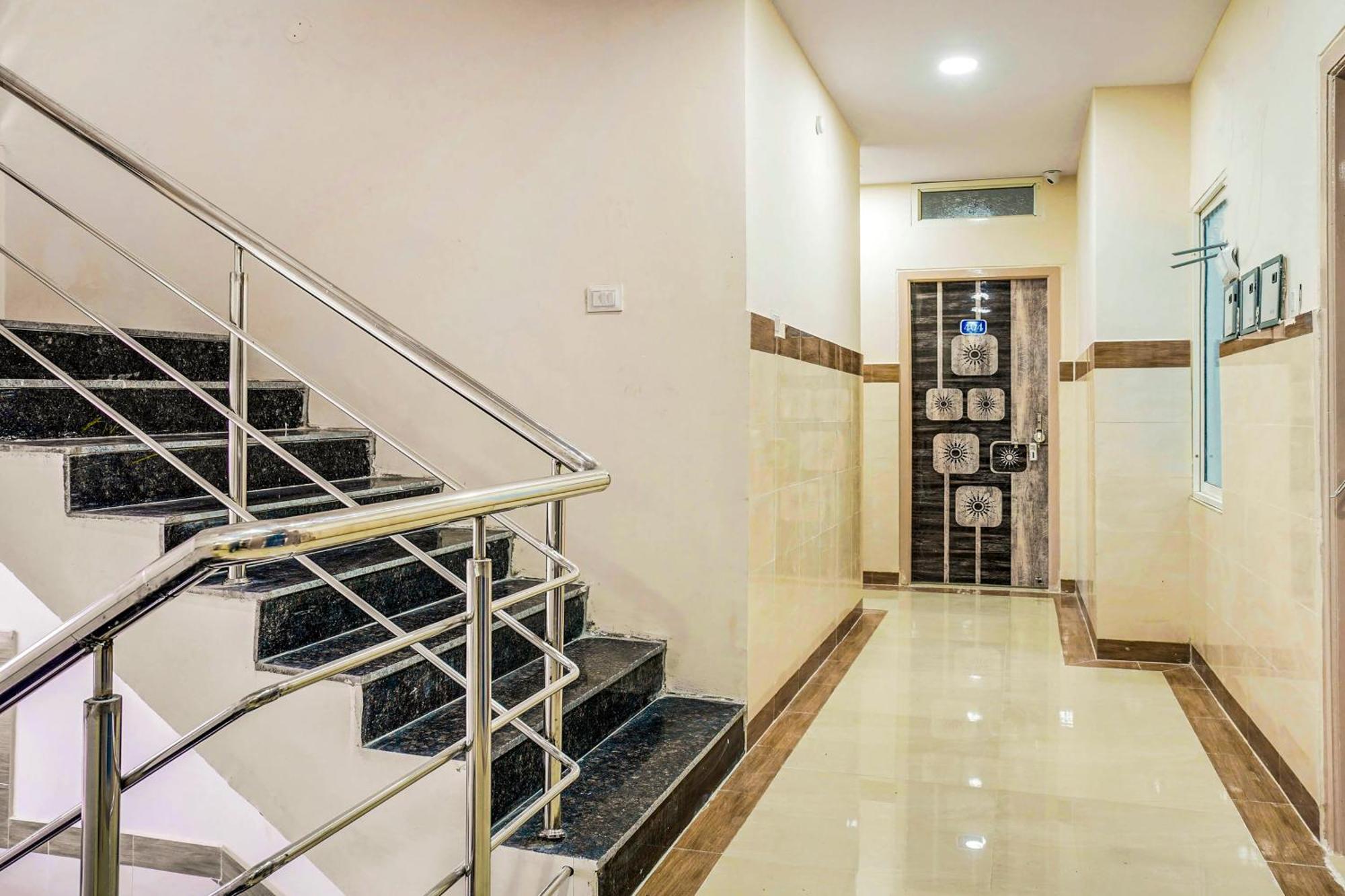 Hotel O Aroma Classic Near Nampally Main Railway Station Hyderabad Exteriör bild